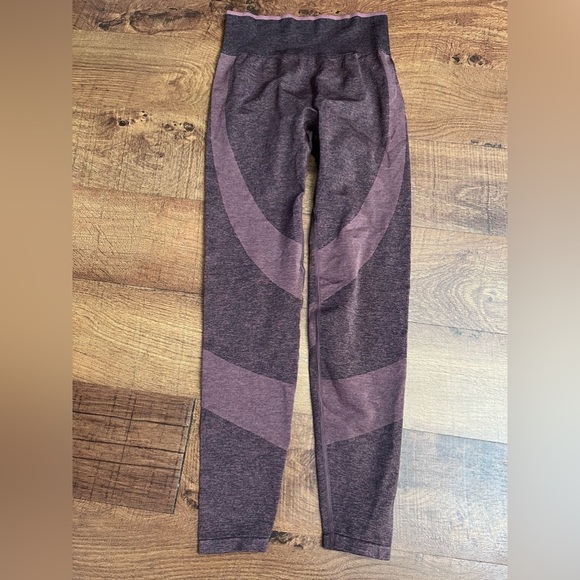 PINK by Victoria’s Secret seemless tights Sz small logo stretchy - Picture 1 of 7